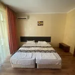 Къща за гости Family Baha