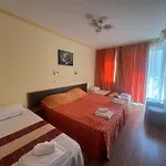 Къща за гости Family Baha 3*